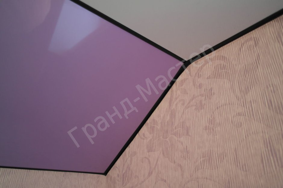 Чёрный разделитель для натяжных потолков