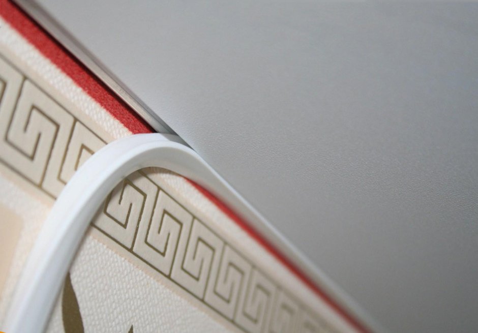 Плинтус для натяжного потолка резиновый