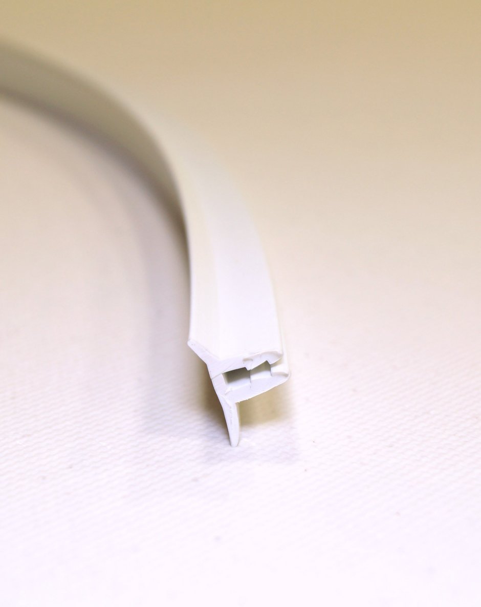 Молдинг резиновый самоклеющийся 50мм ЛИАЗ