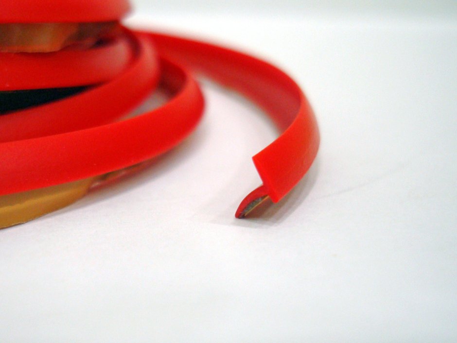 Теневой потолочный профиль для натяжных потолков