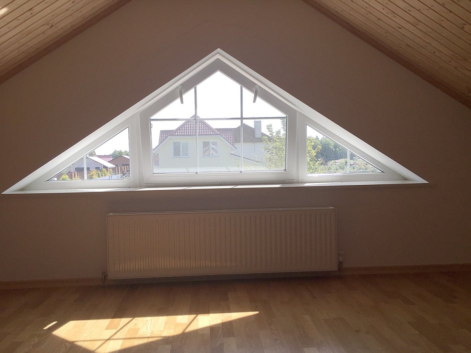 Окна на фронтоне