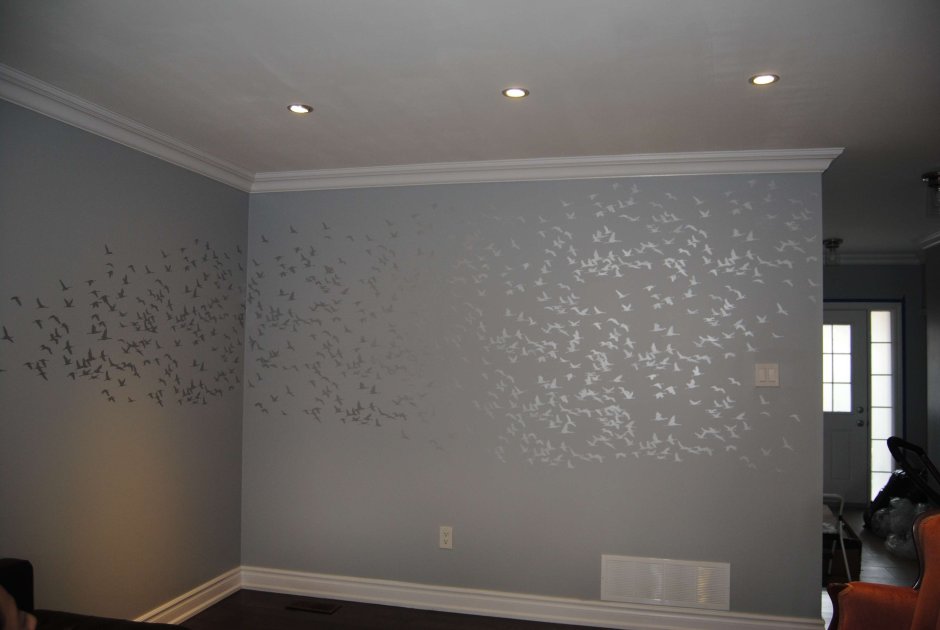 Белая краска с блестками для стен