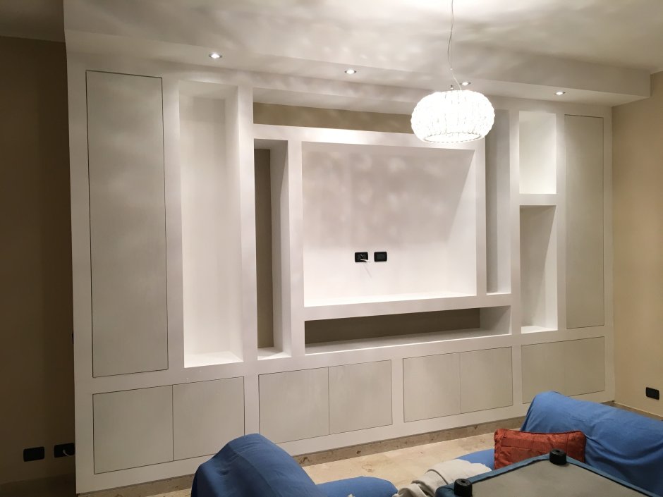 Встроенные шкафы купе в нишу