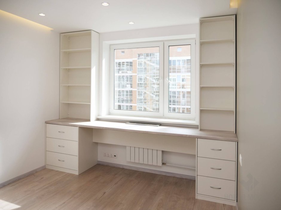 Шкаф возле окна в детской