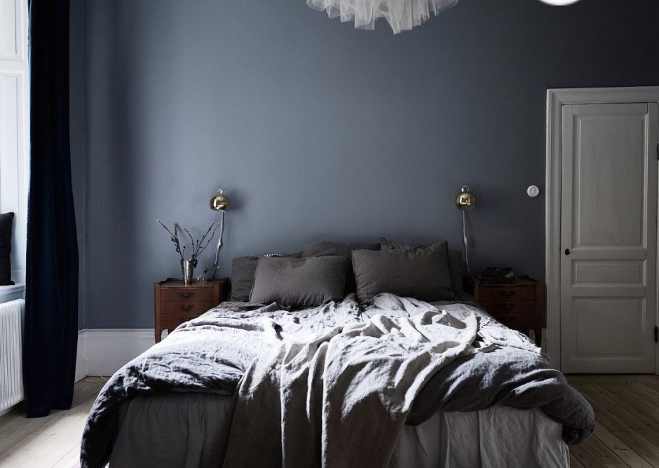 Сине серая спальня