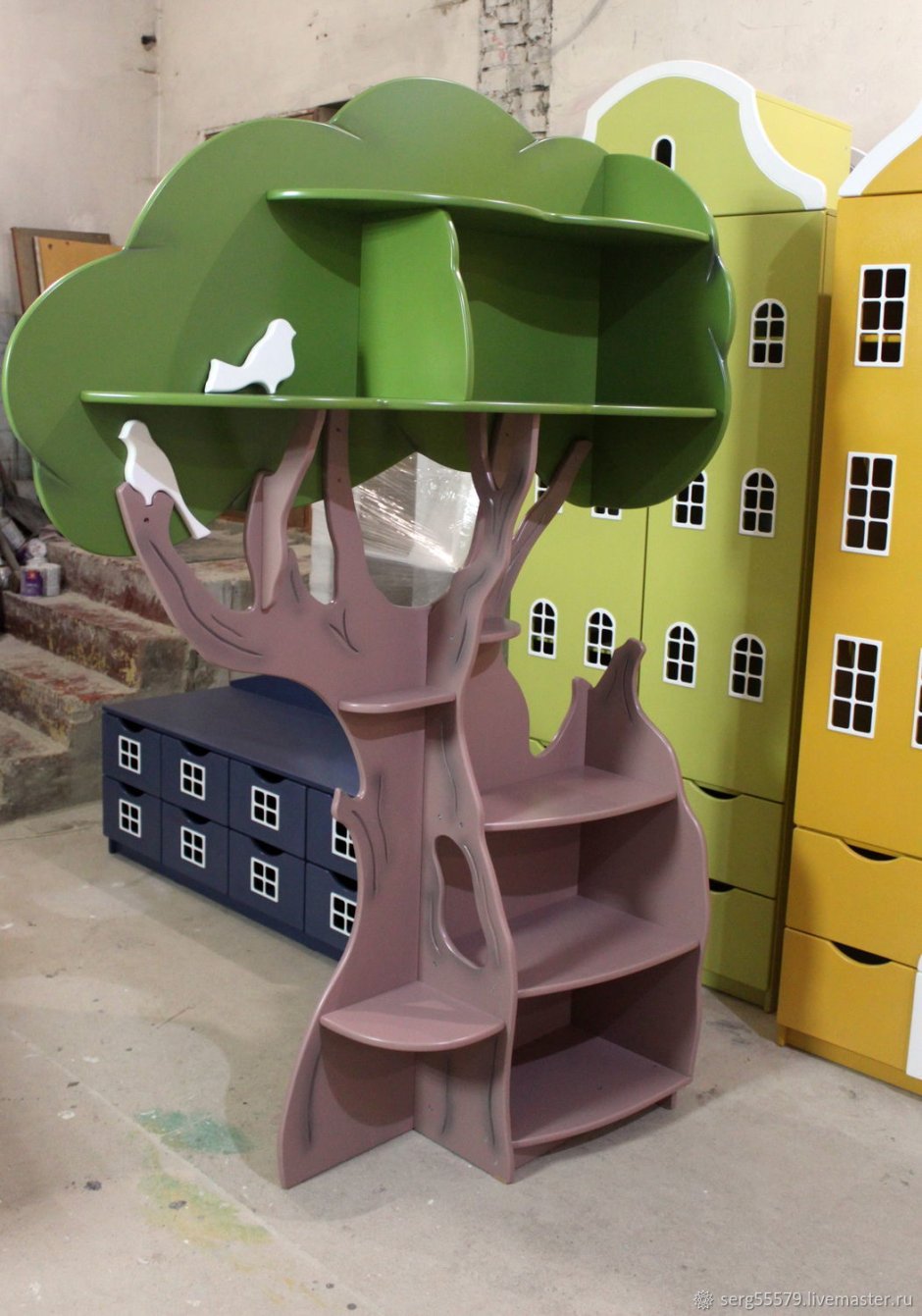 Книжное дерево в классе