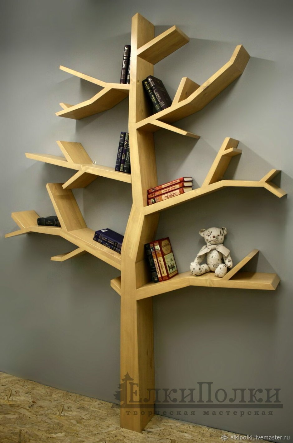 Книжное дерево в детском саду