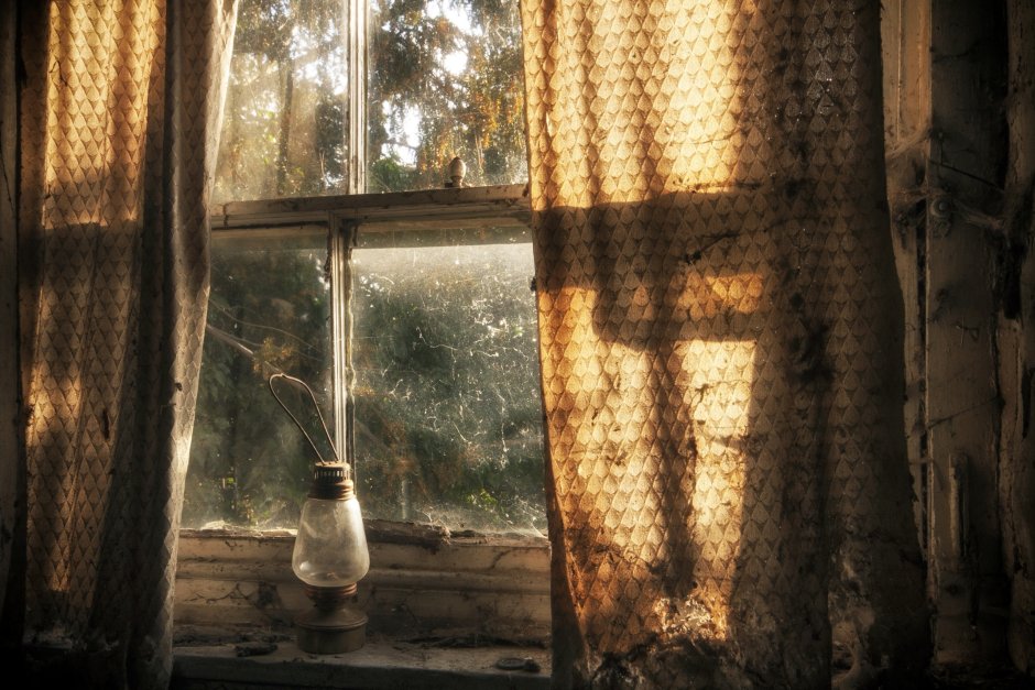 Старые занавески на Старом окне