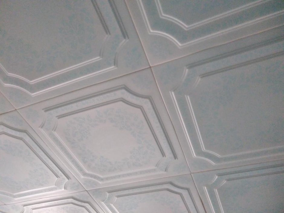 Плитка потолочная из пенопласта голубая