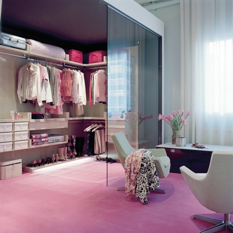 Розовая гардеробная