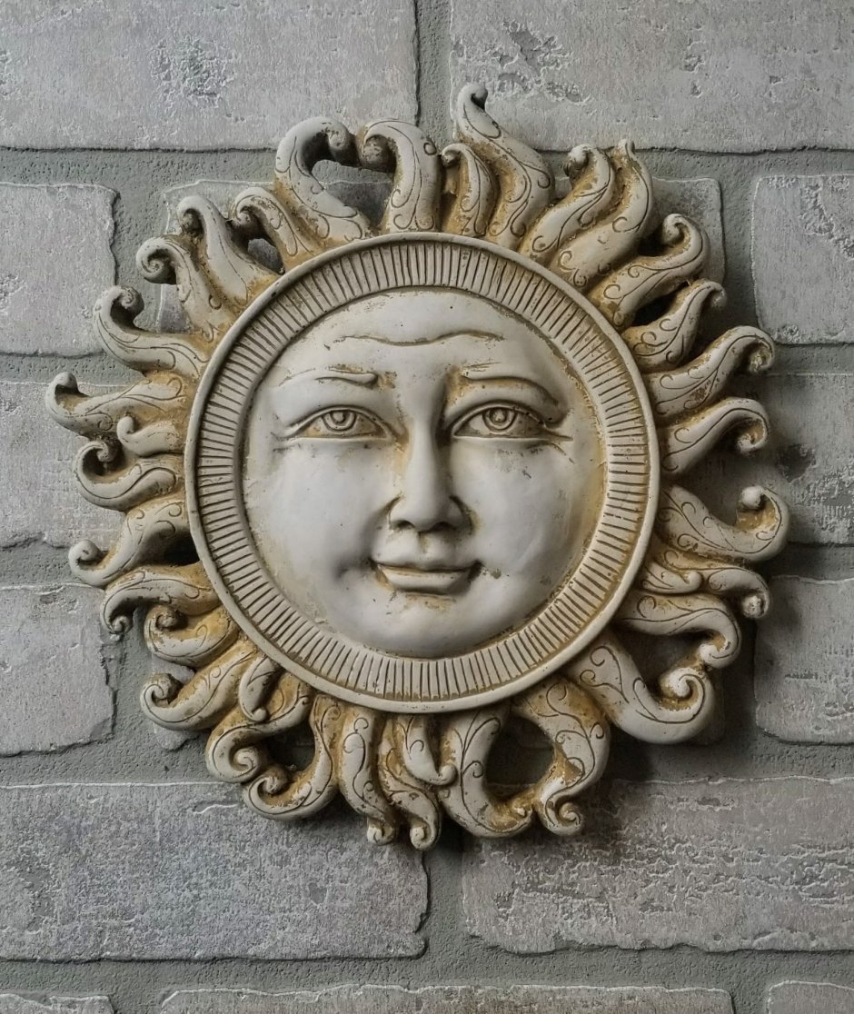 Декоративное панно в виде солнца