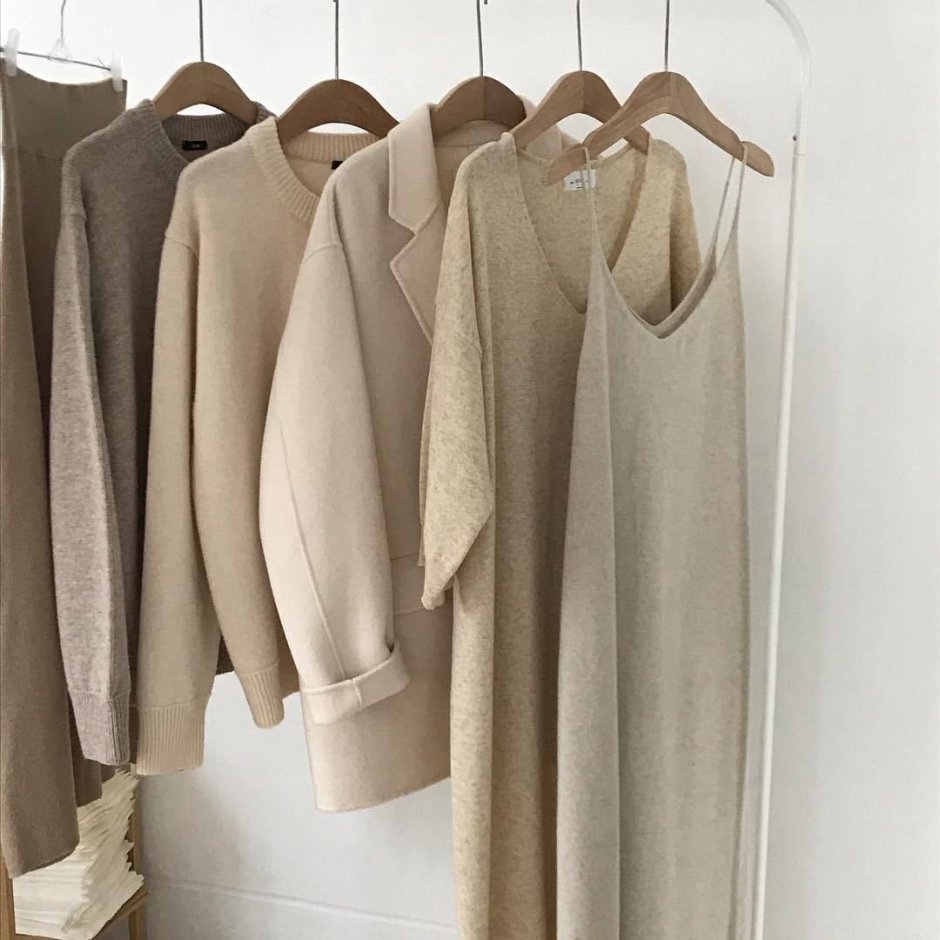 Одежда на вешалке Эстетика