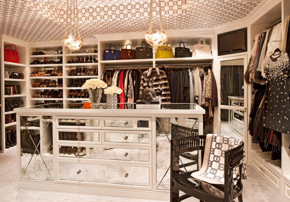Гардеробная комната Кайли Дженнер