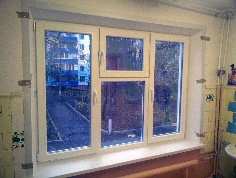 Деревянные окна со стеклопакетом с форточкой