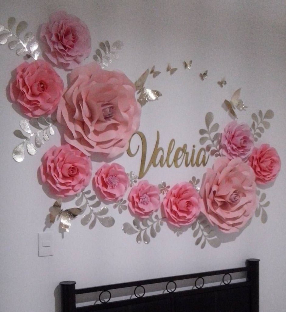 Бумажные цветы на стену в салоне красоты