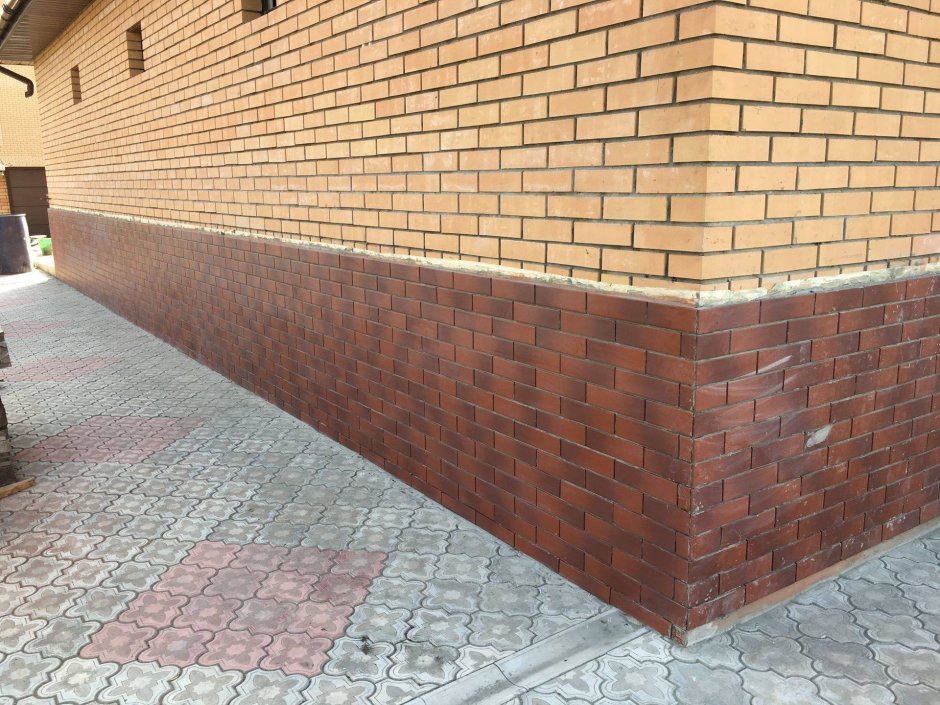 Отделка цоколя клинкерной плиткой