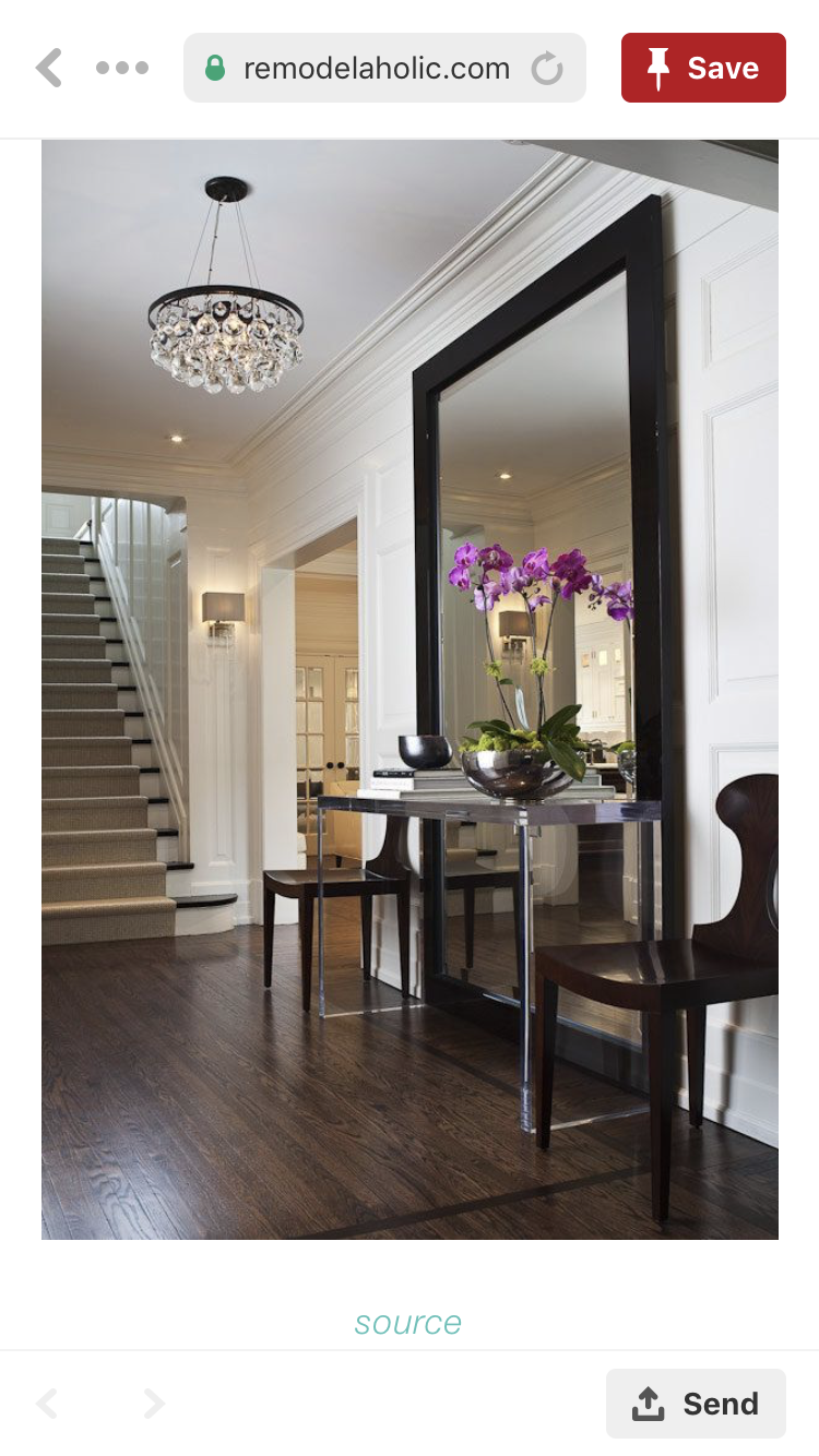 Дизайнерская консоль в коттедж