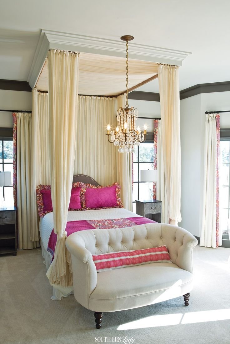 Спальня в старинном стиле