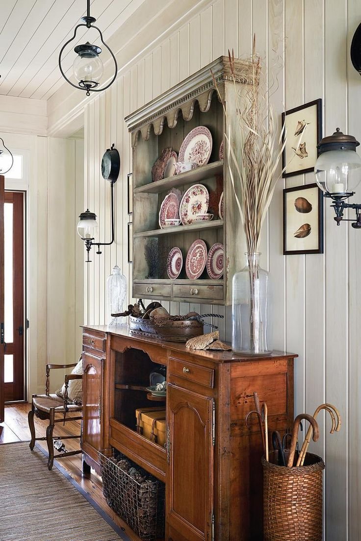 Прихожая в деревенском стиле