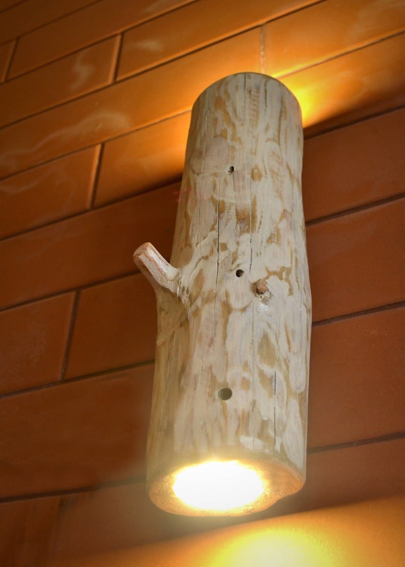 Светильник из дерева