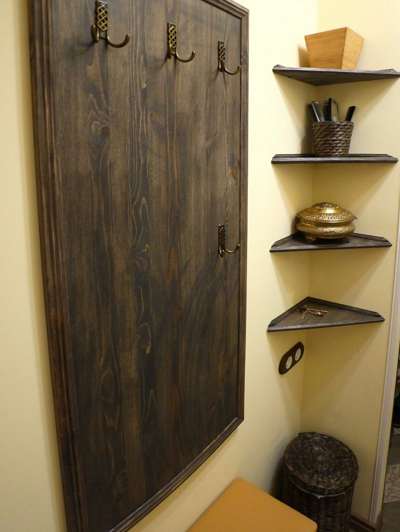 Счетчик в прихожей декорирование