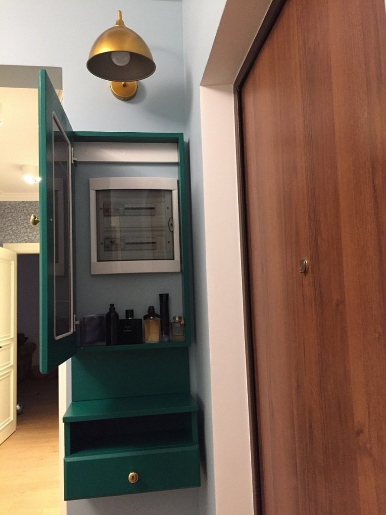 Электрощиток в прихожей