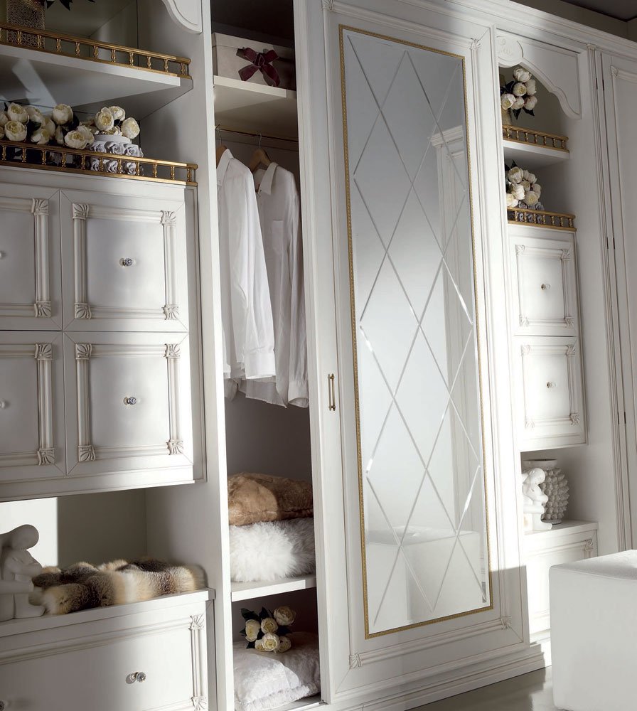 Шкаф в стиле НЭО классика