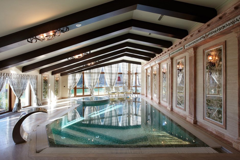 Бассейн в частном доме