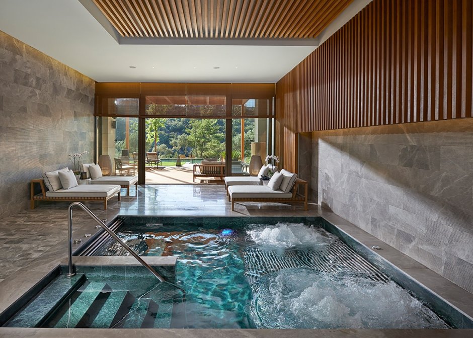 Современный бассейн