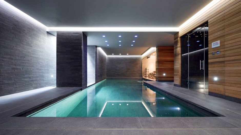 Интерьер бассейна