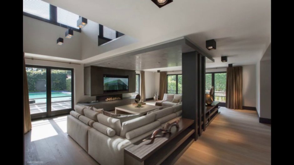 Гостиная в коттедже в современном стиле