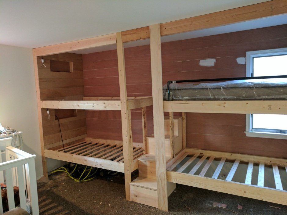 Двухъярусная кровать в бытовку