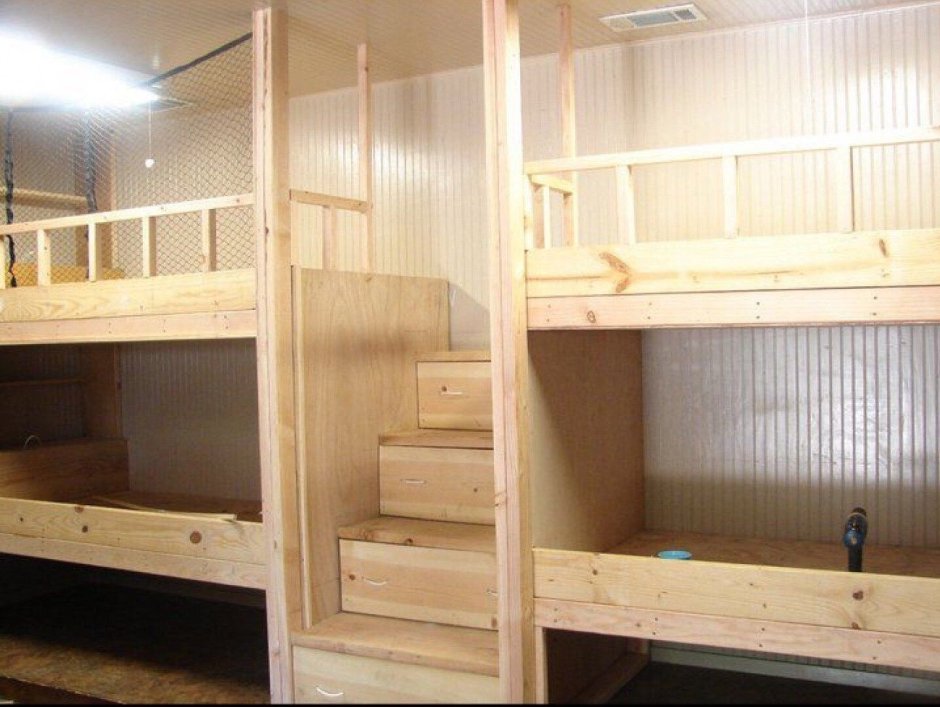 Двухъярусная кровать в бытовку