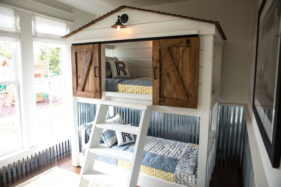 Двухъярусная кровать в бытовку