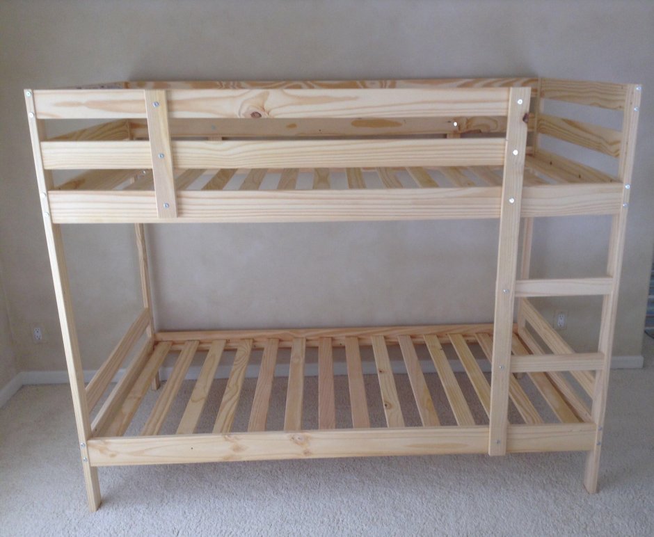 Двухъярусные трехместные кровати дерево