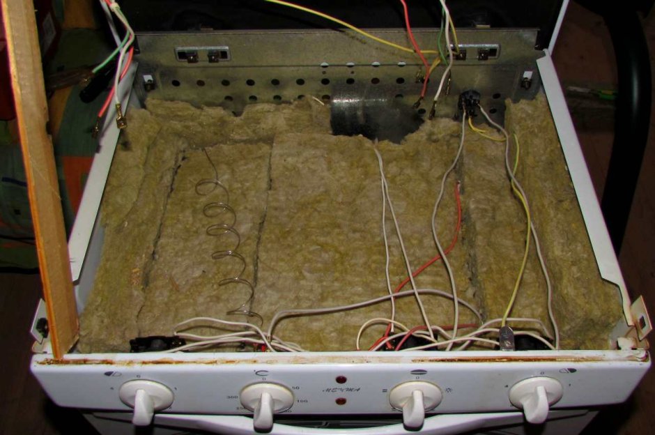 Разбитое стекло на духовке