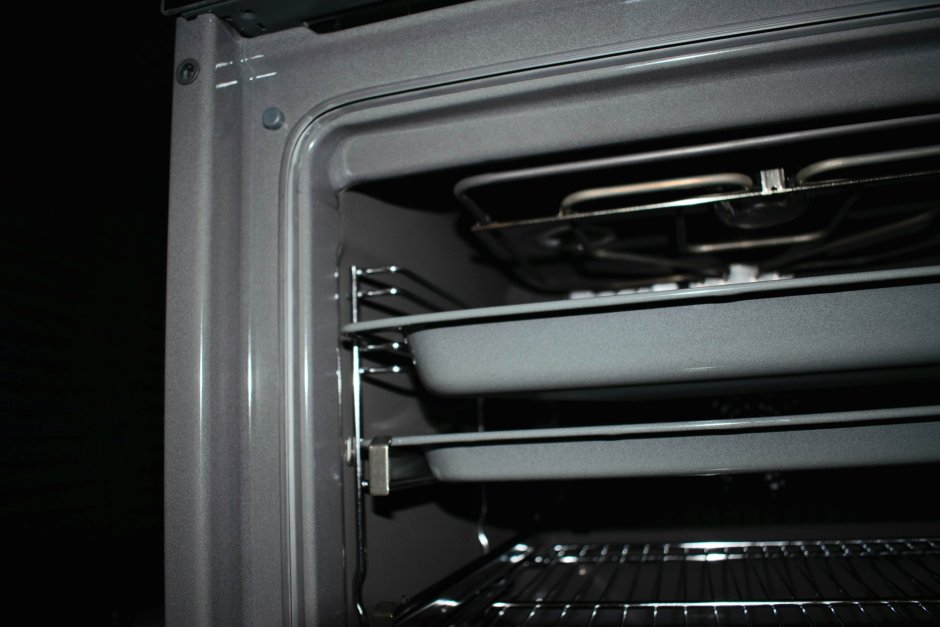 Повреждена термоизоляция снизу холодильник