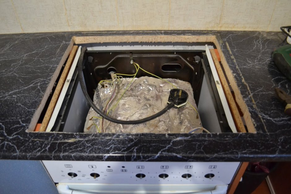 Gorenje маленькая конфорка сзади