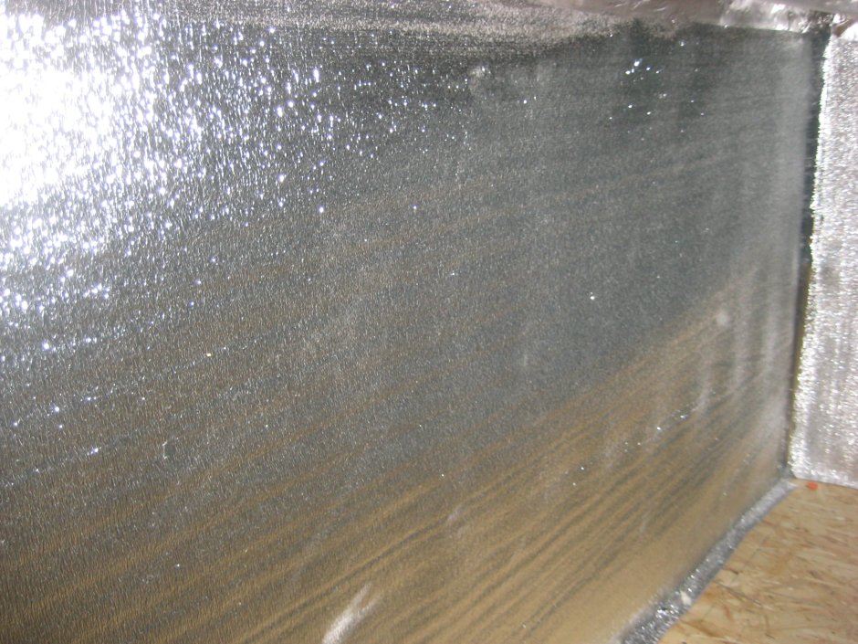 Отделка гаража фольгированным утеплителем