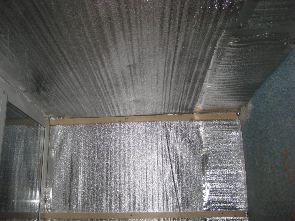 Утепление потолка пенофолом