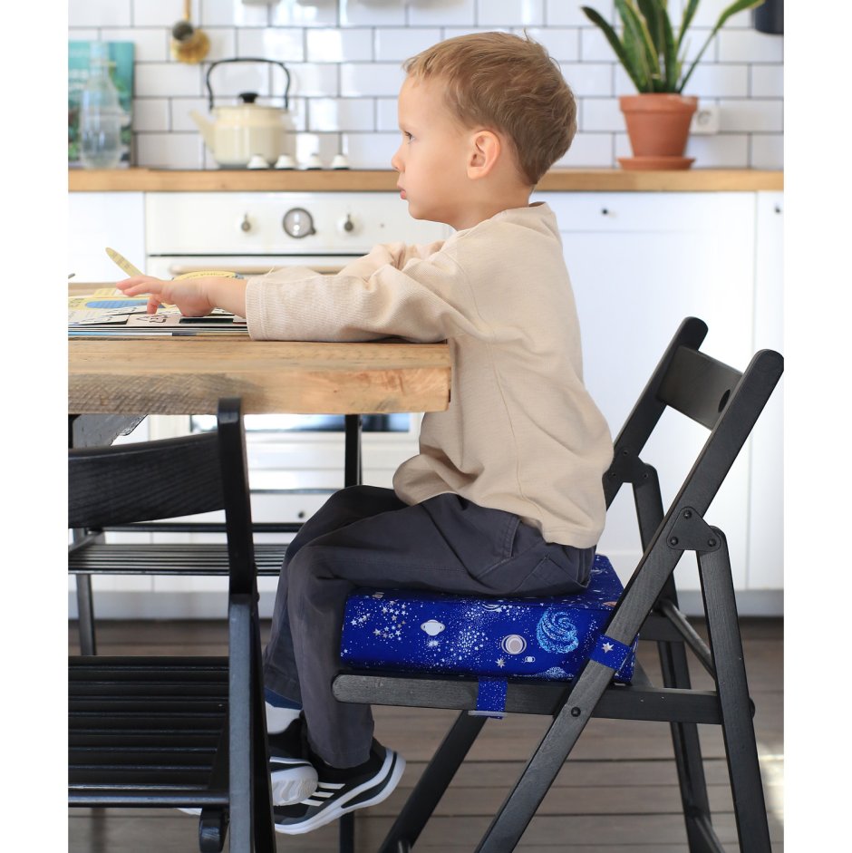 Бустер на стул для ребенка