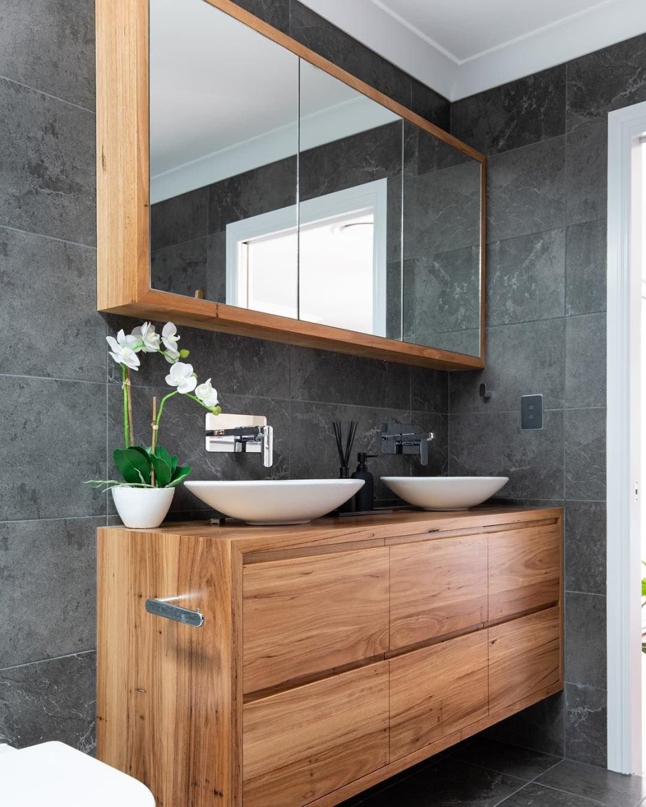 Мебель в ванную комнату под дерево