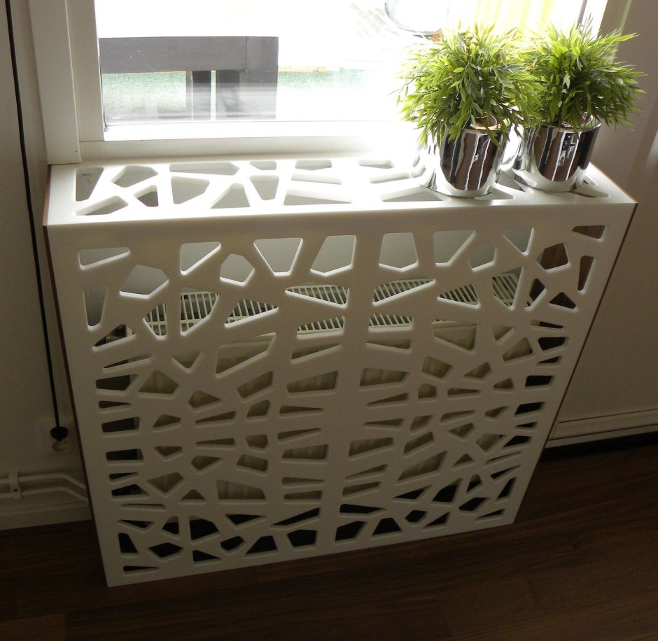 Деревянный подоконник с экраном для радиатора