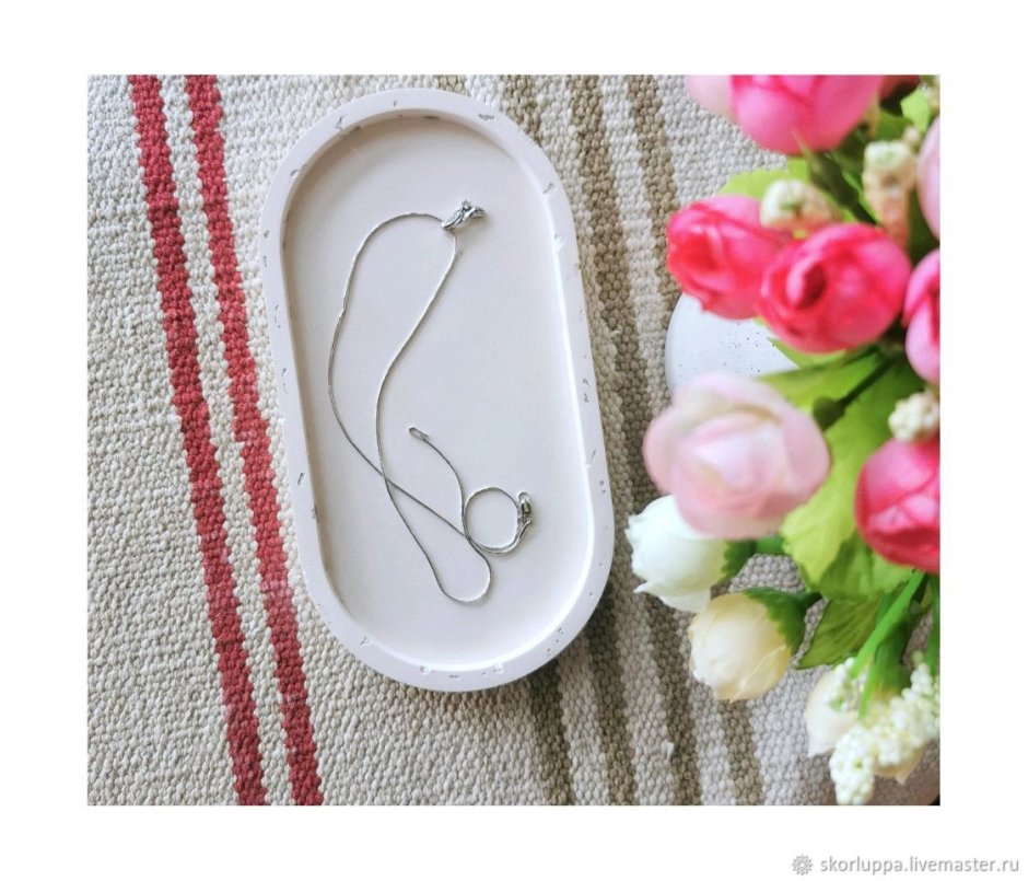 Ключница настенная с полочкой