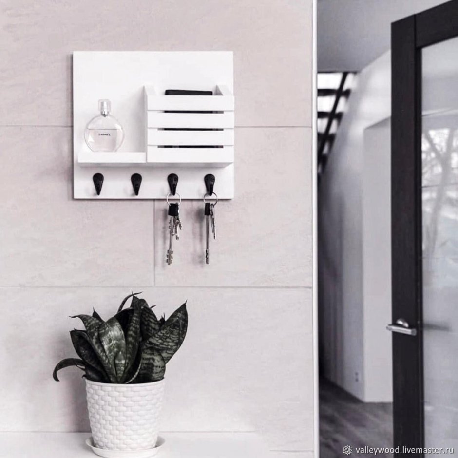 Полочка для ключей в прихожую