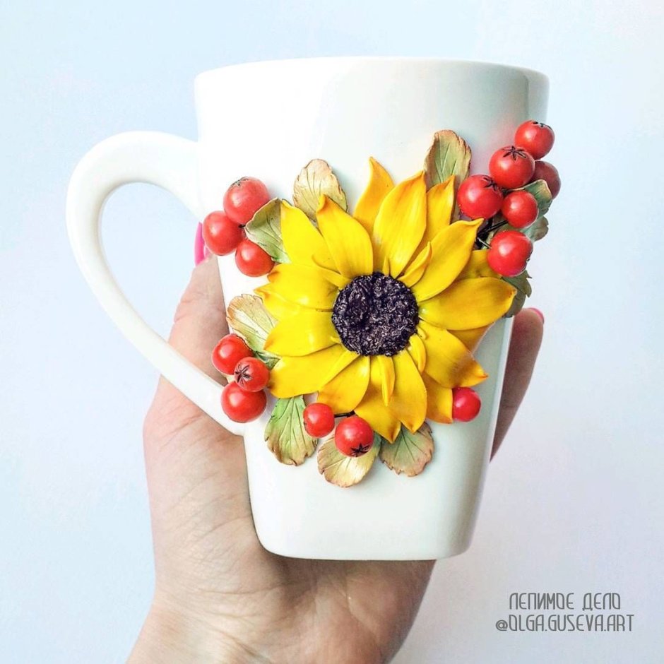 Подсолнухи на чашке из полимерной глины