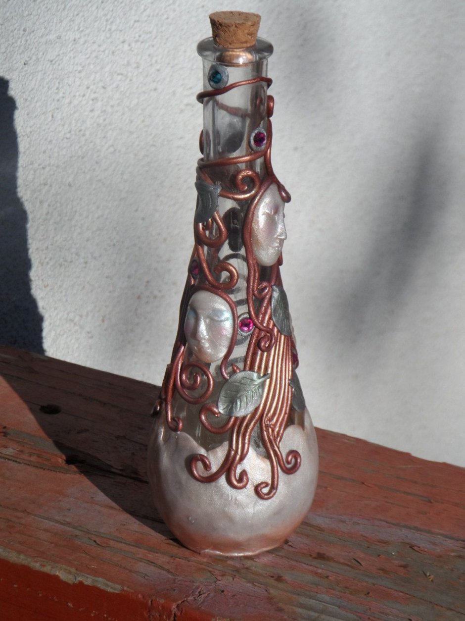 Полимерная глина на бутылке