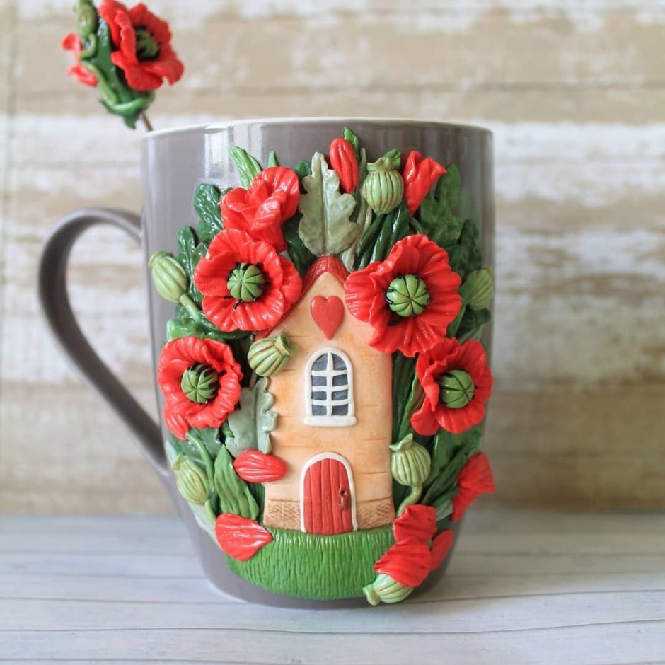 Кружка с декором из полимерной глины