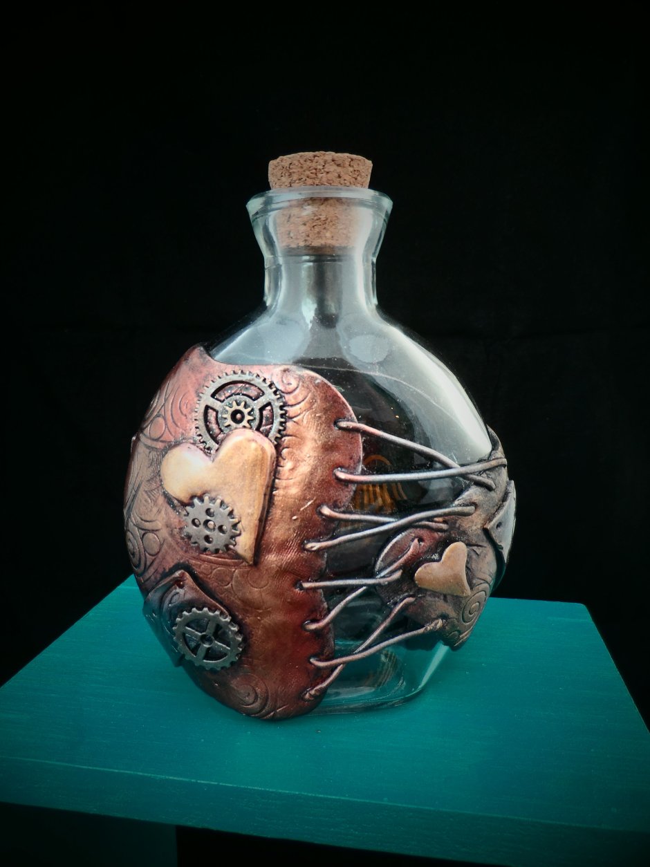 Бутылка декорированная глиной