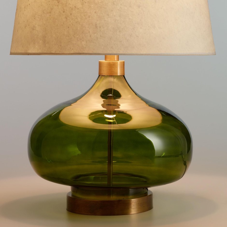 Настольная лампа с зеленым стеклом